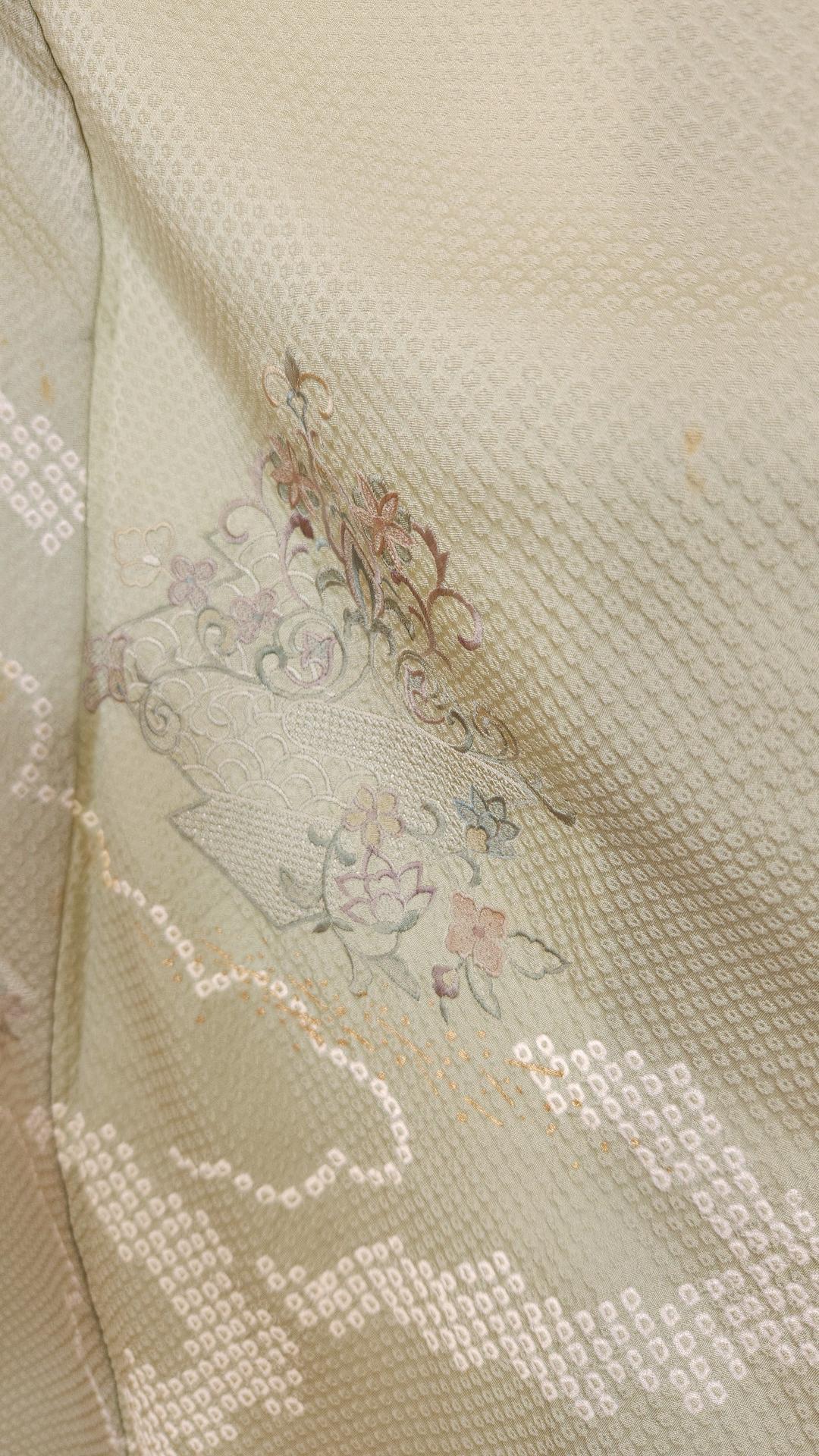 Mint green Houmongi with embroidered flowers