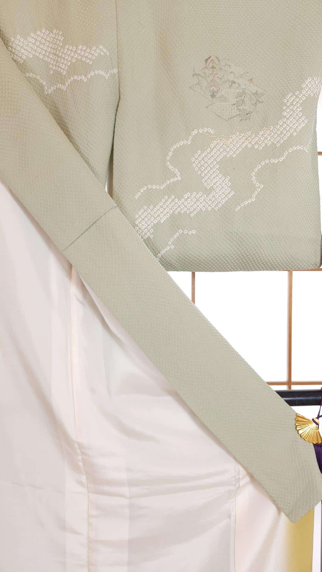 Mint green Houmongi with embroidered flowers