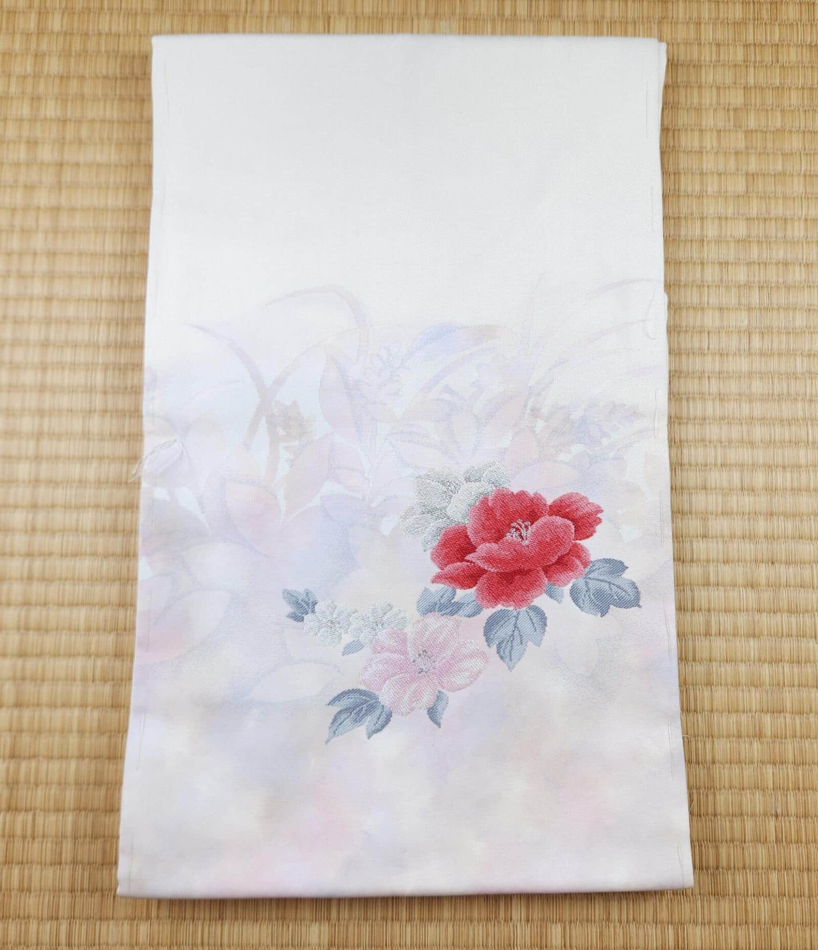 Off-white jacquard Nagoya Obi with floral pattern