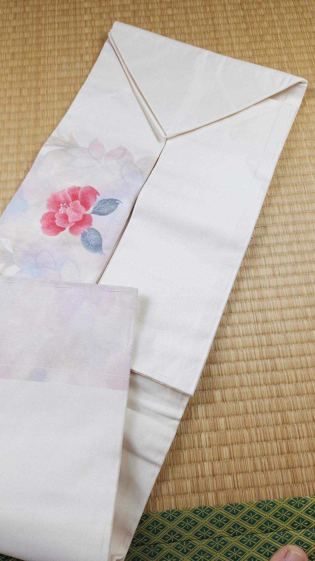 Off-white jacquard Nagoya Obi with floral pattern