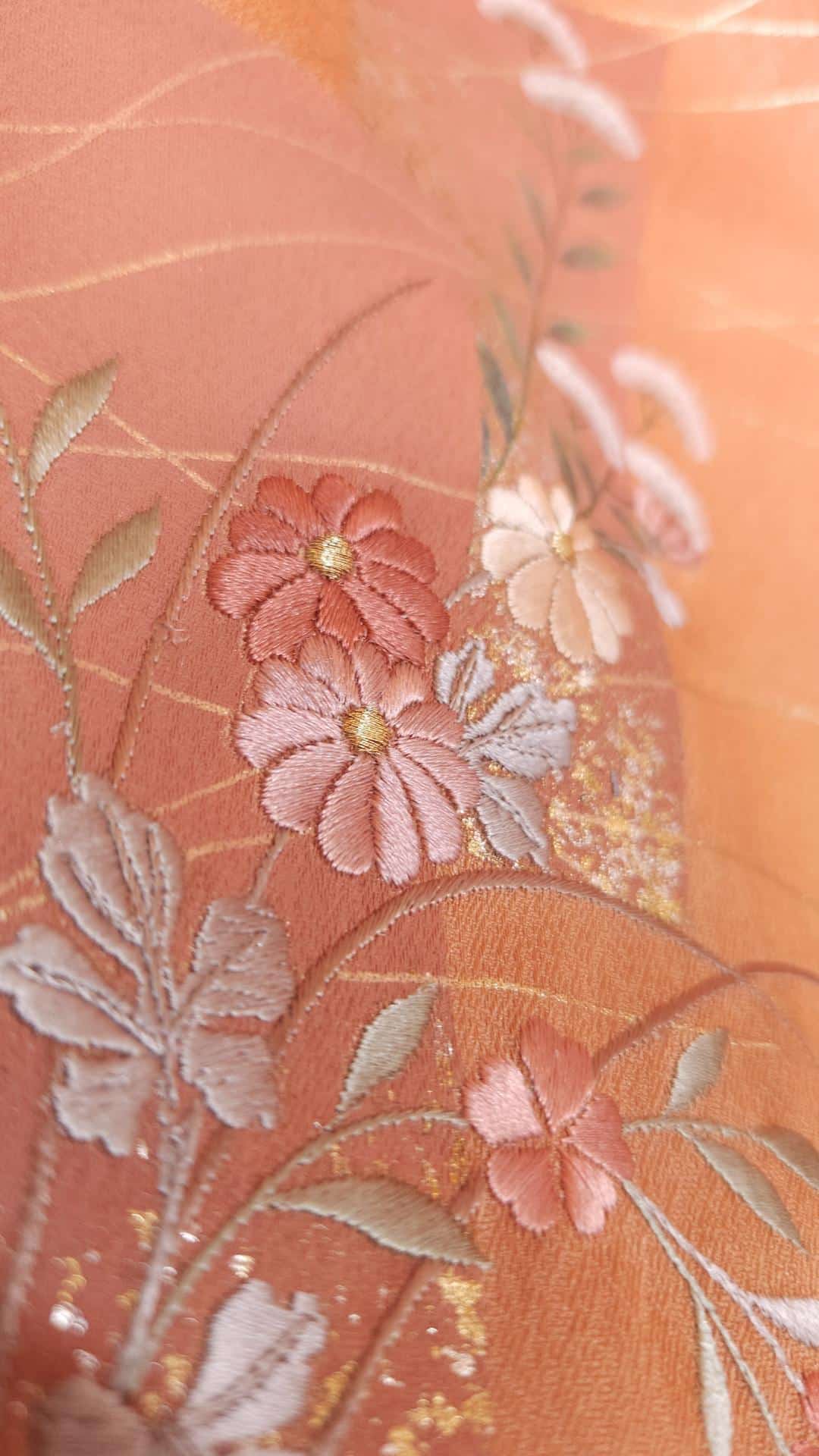 Salmon Houmongi with embroidered and gilded flowers