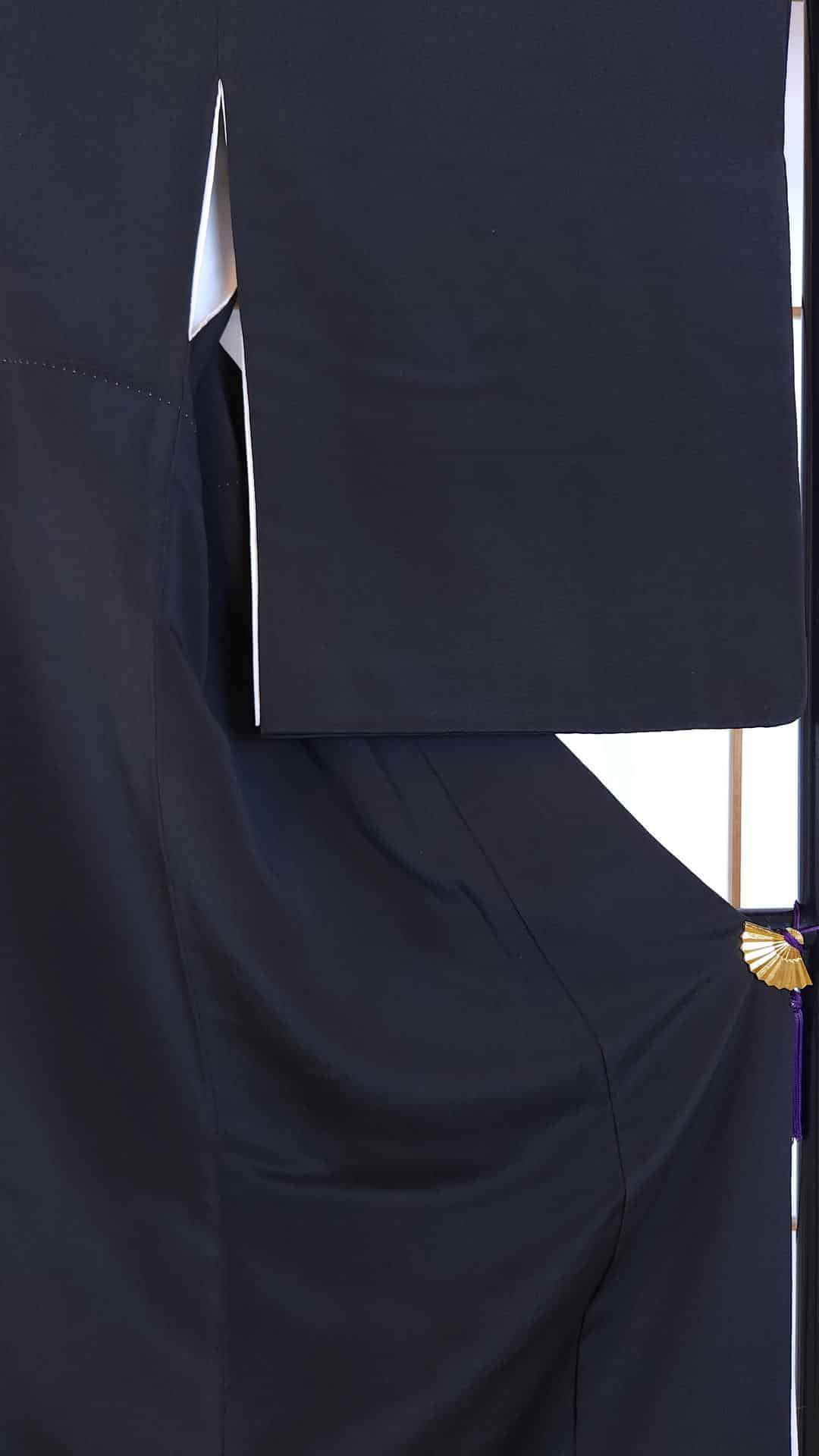 Kuro Tomesode with golden motifs