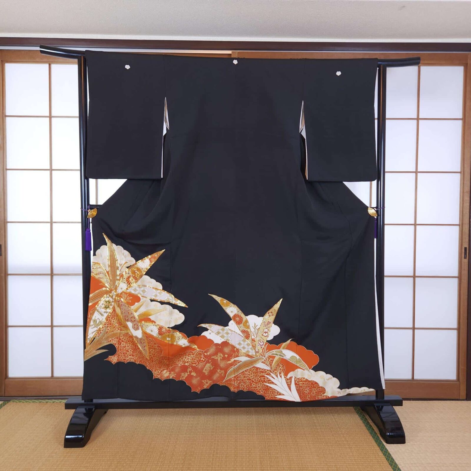Kuro Tomesode with golden motifs