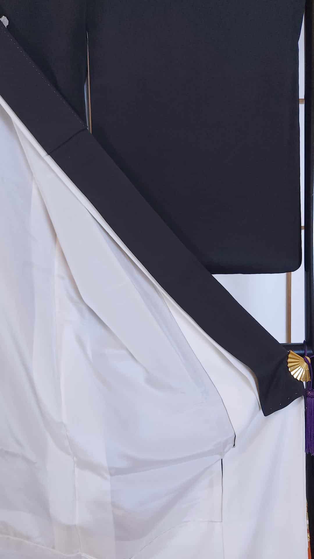 Kuro Tomesode with golden motifs