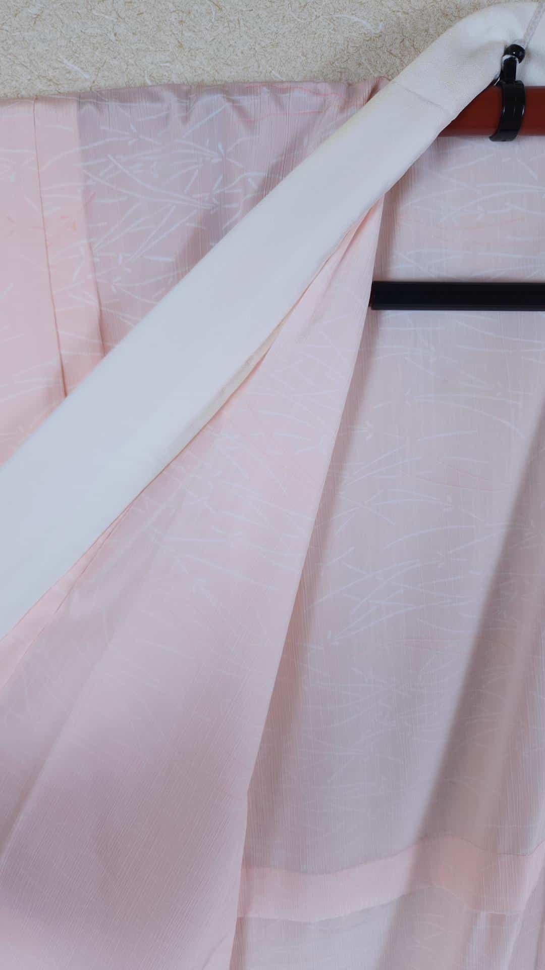 Light pink Nagajuban with pine leaf patterns