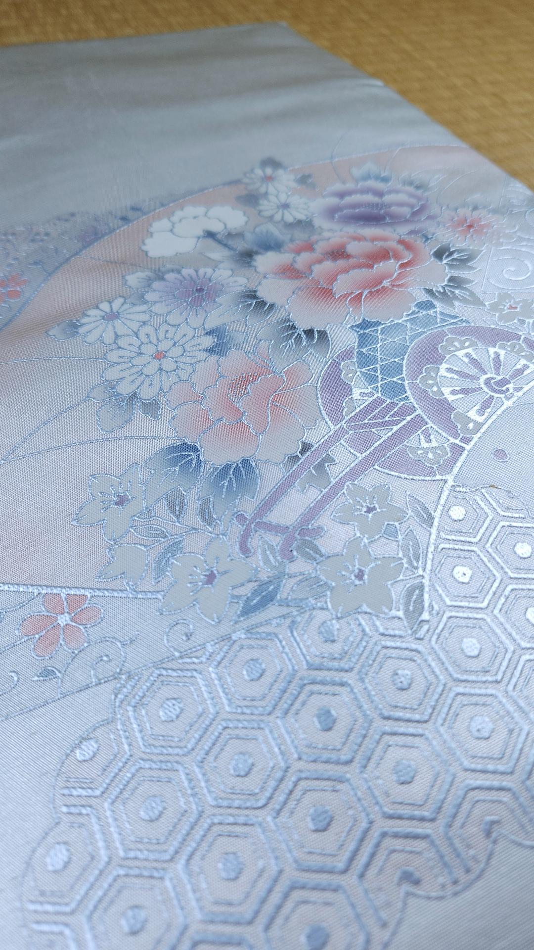 White Nagoya Obi with peonies and silver Kikkō pattern