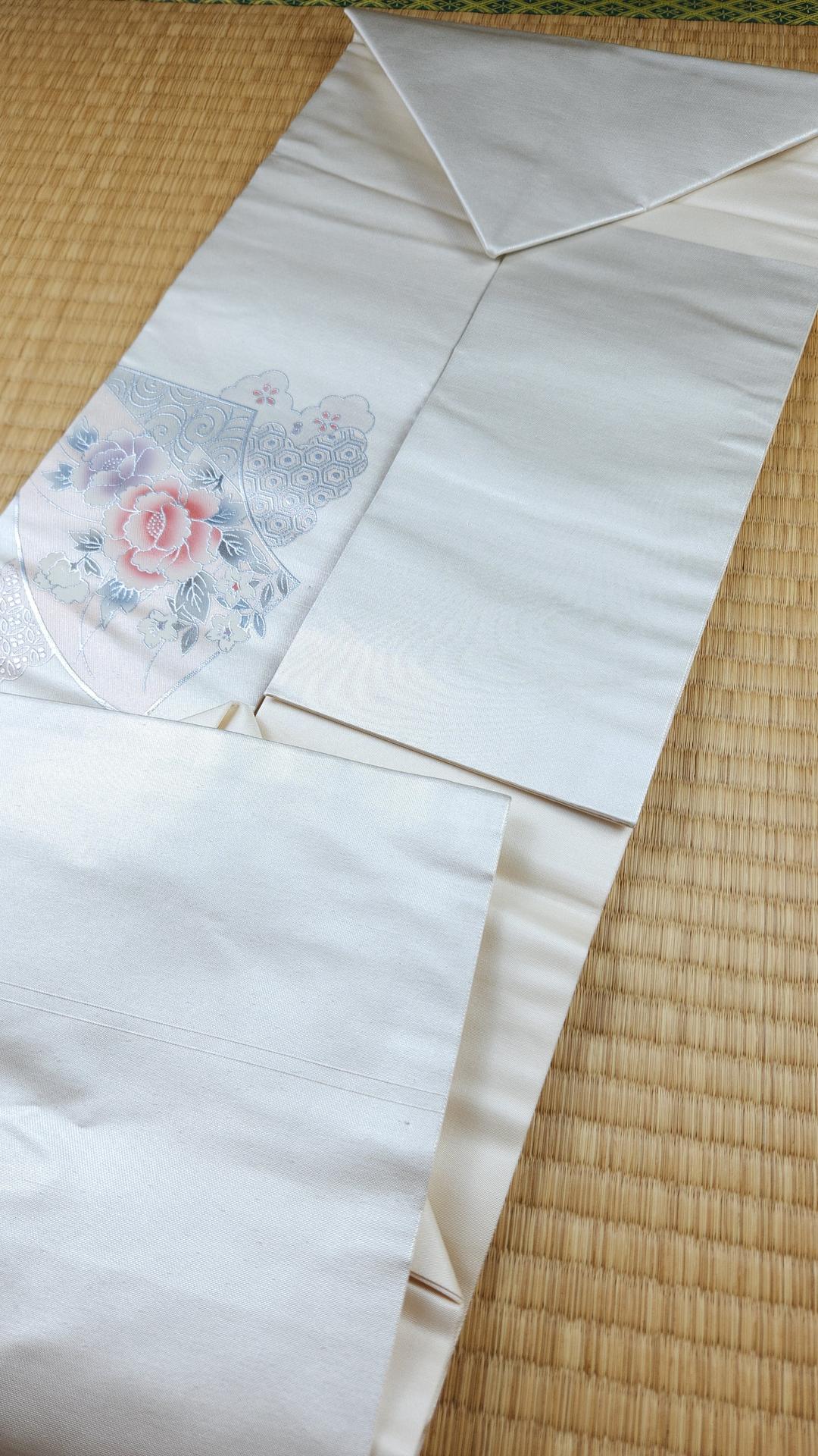 White Nagoya Obi with peonies and silver Kikkō pattern