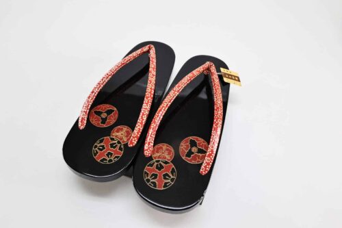 Wooden Geta with Temari 