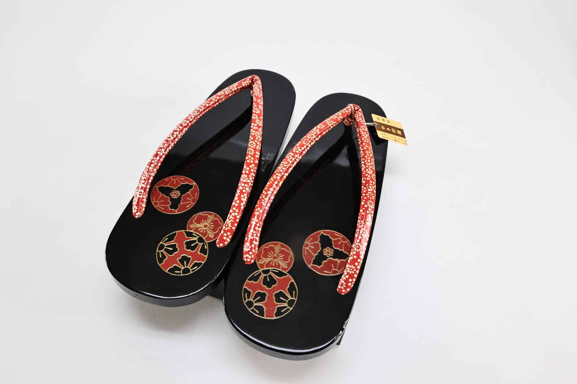 Wooden Geta with Temari 