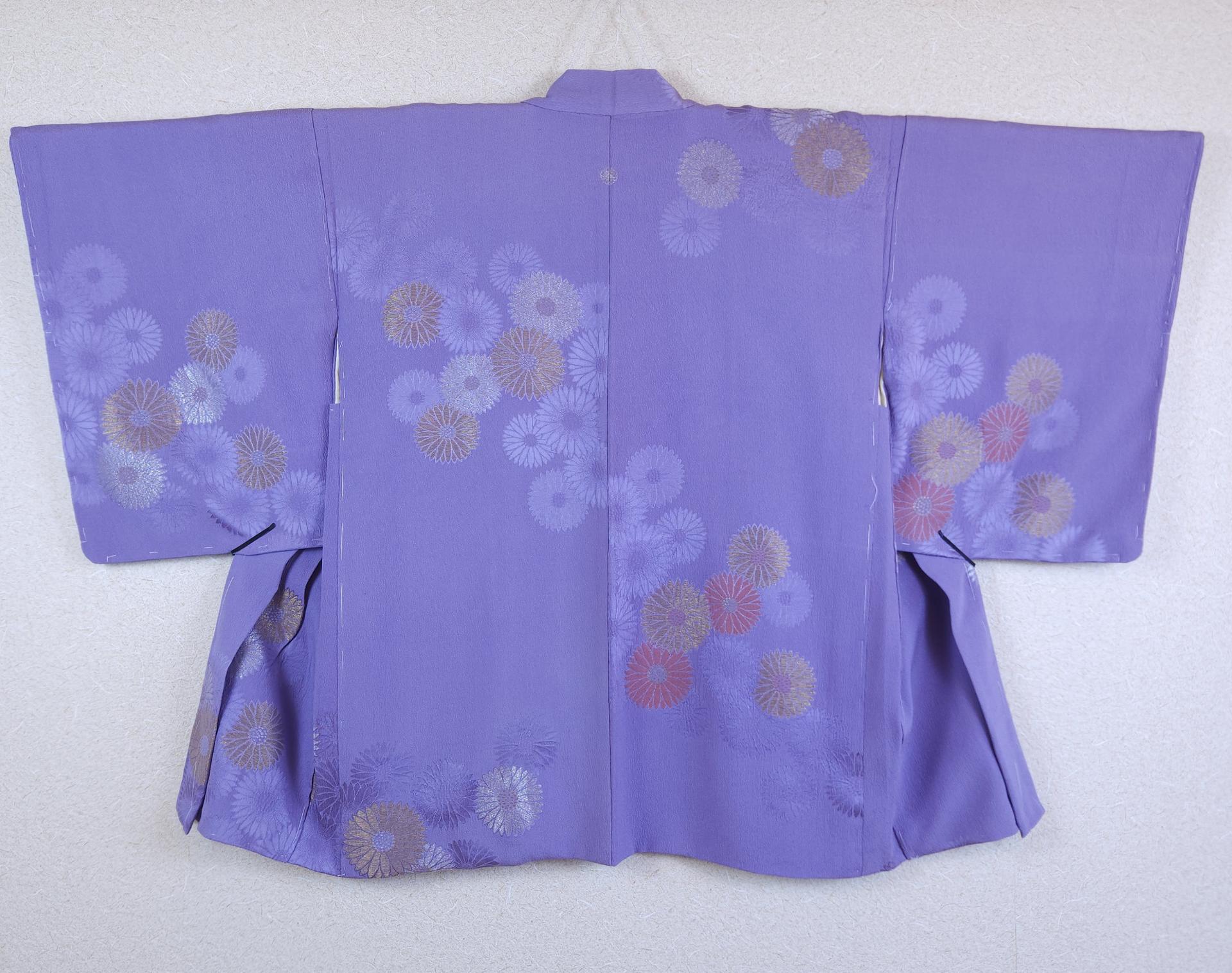 Purple crêpe Haori with chrysanthemum motifs