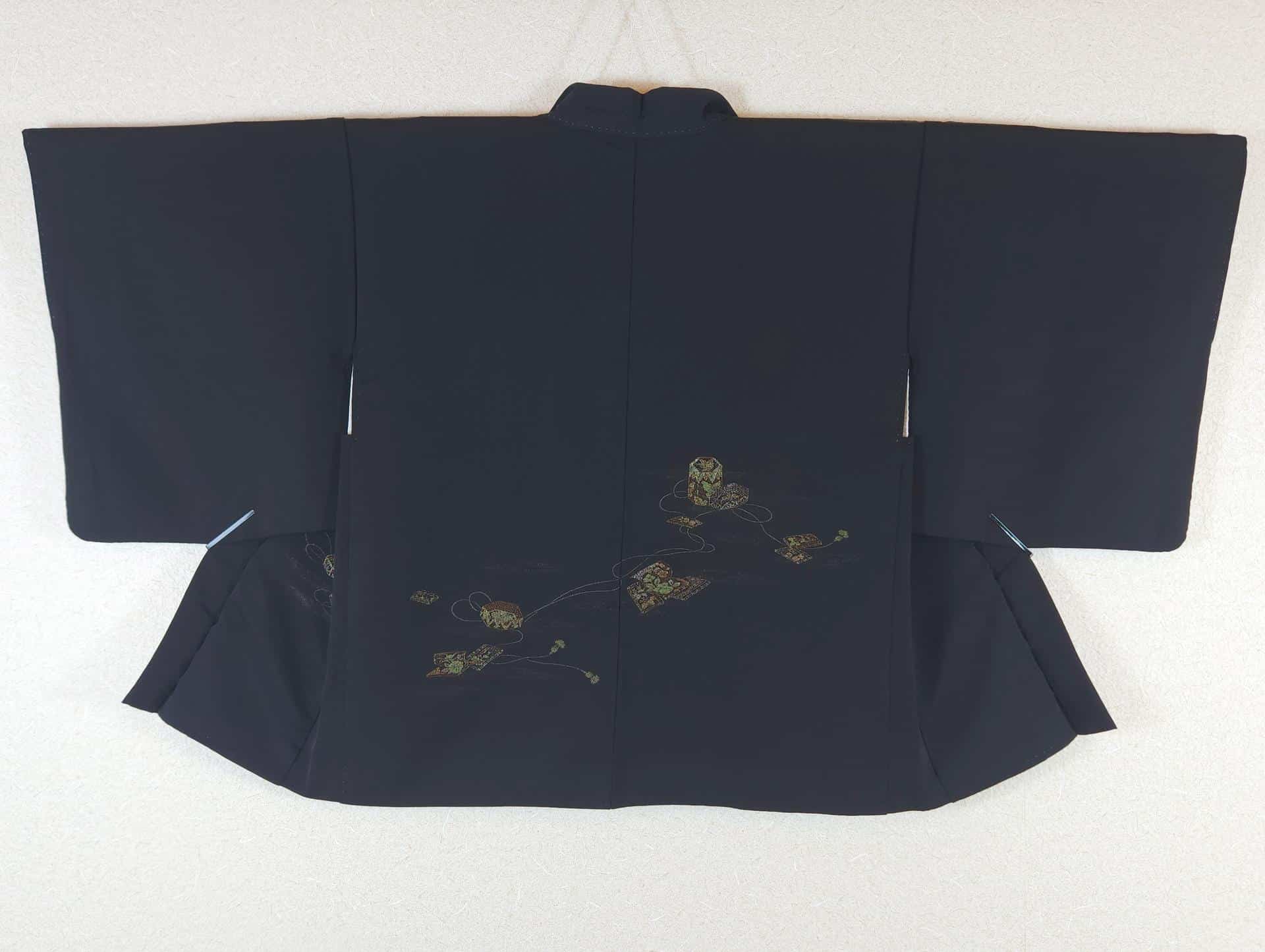 Haori noir jacquard boîtes Kaike dorées