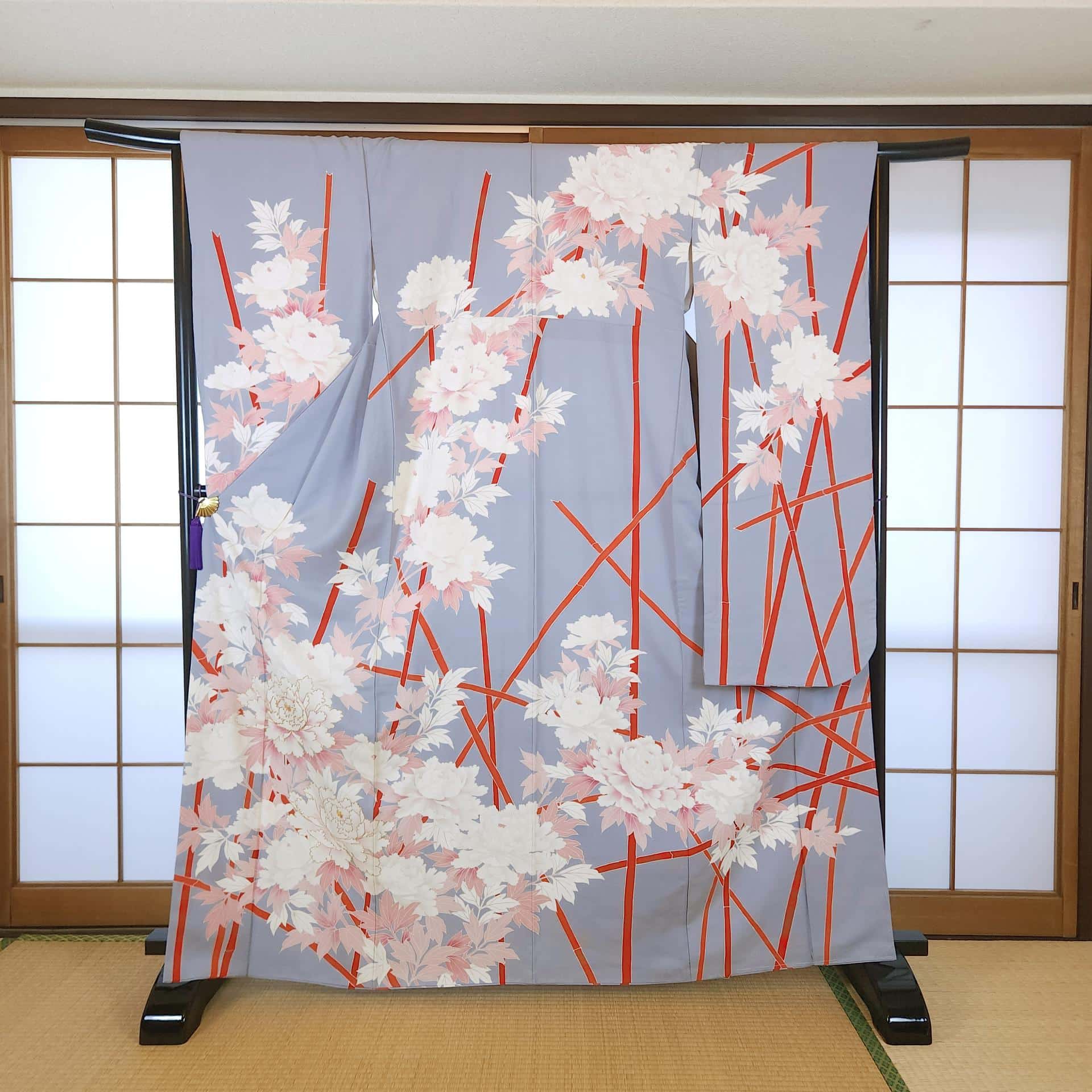 Ō-Furisode Kimono in grey with peonies bamboo