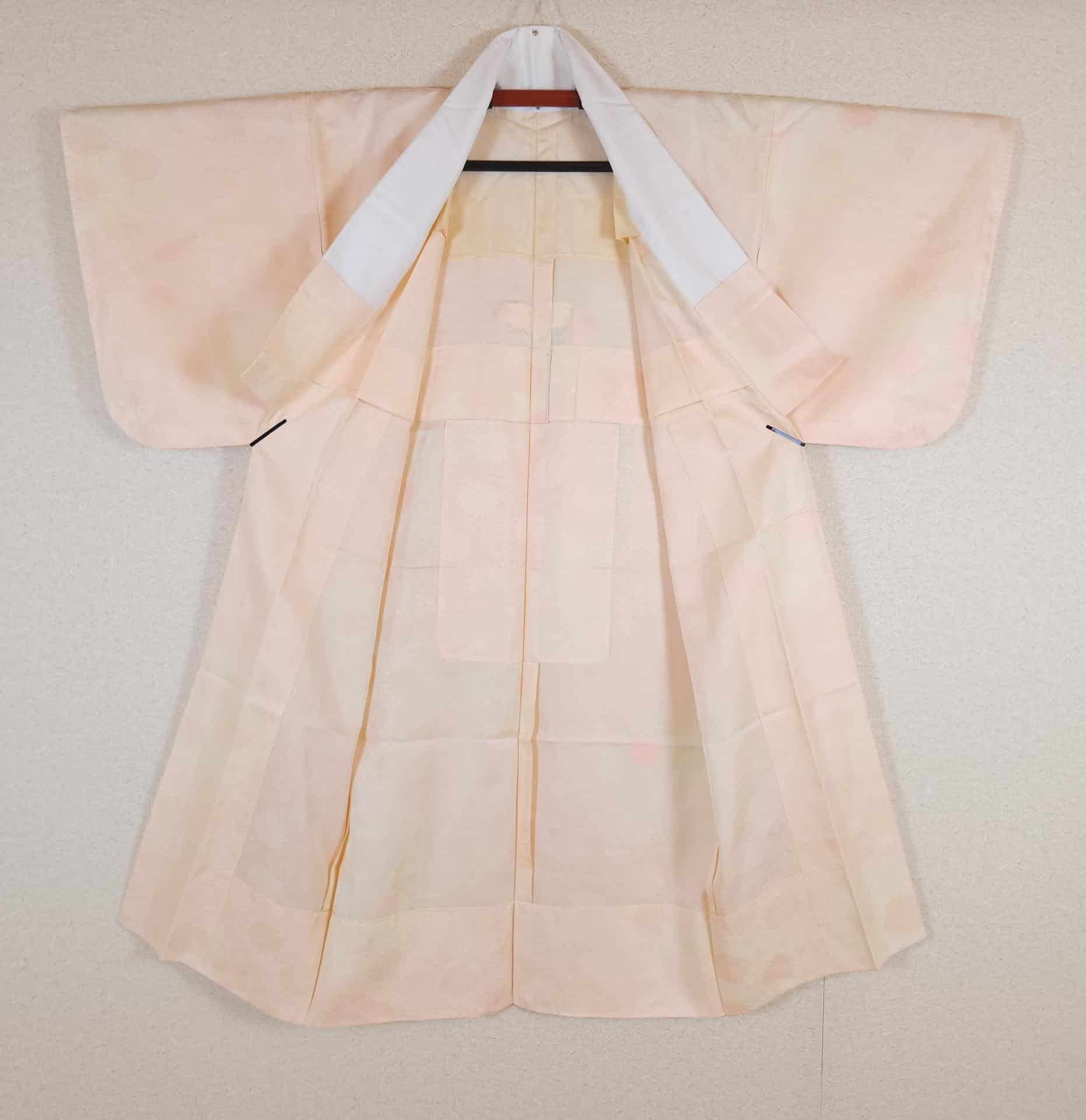 Peach Kiku brocade Nagajuban