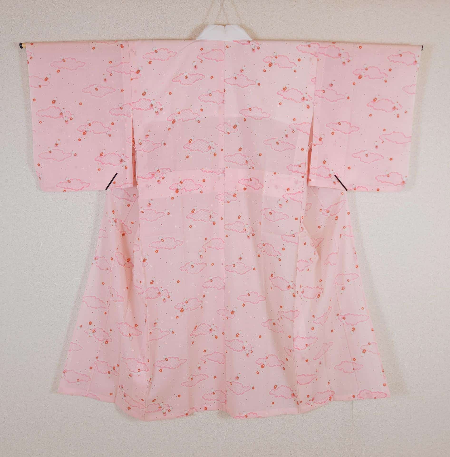 Pink Nagajuban with clouds and children