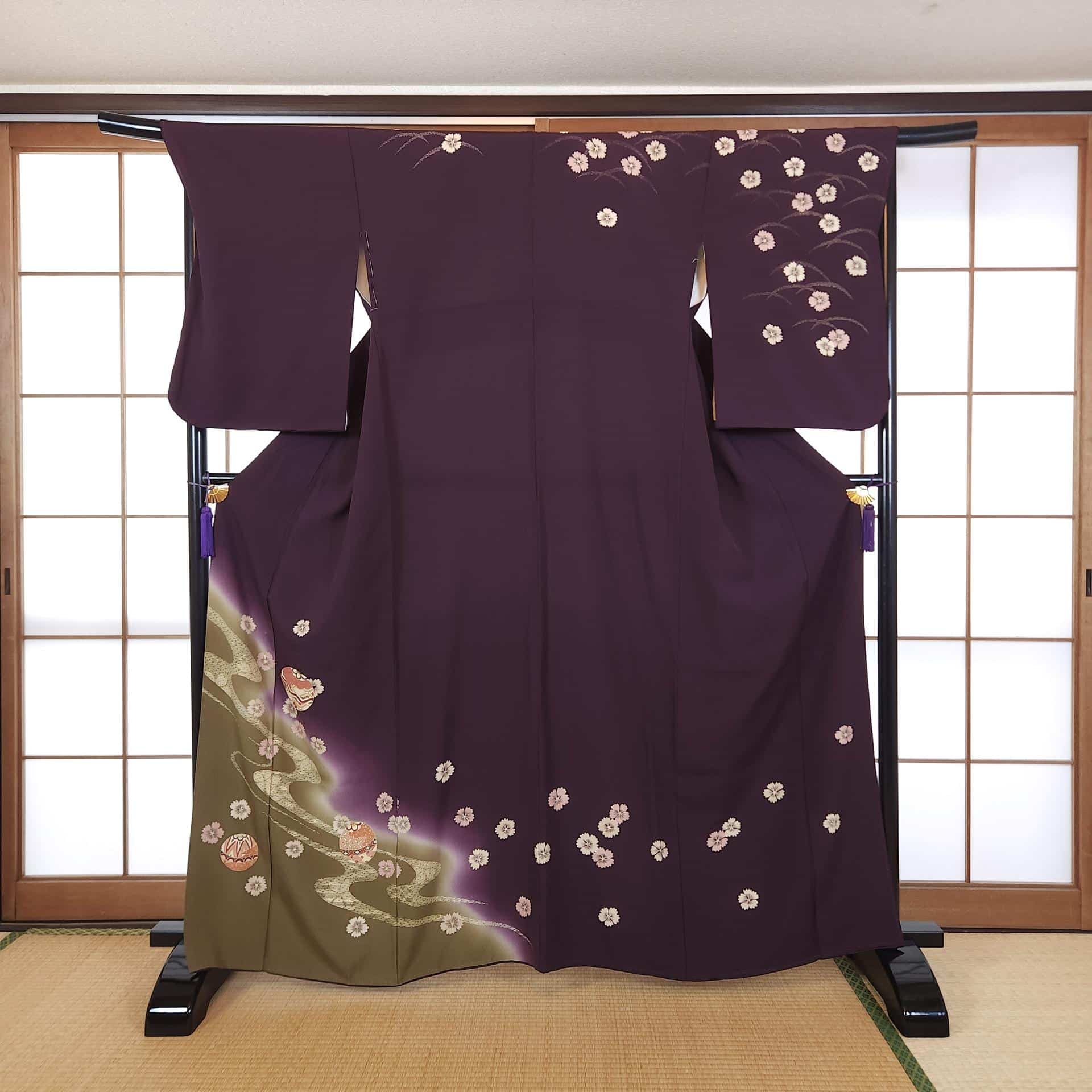 Aubergine Houmongi Temari flowers