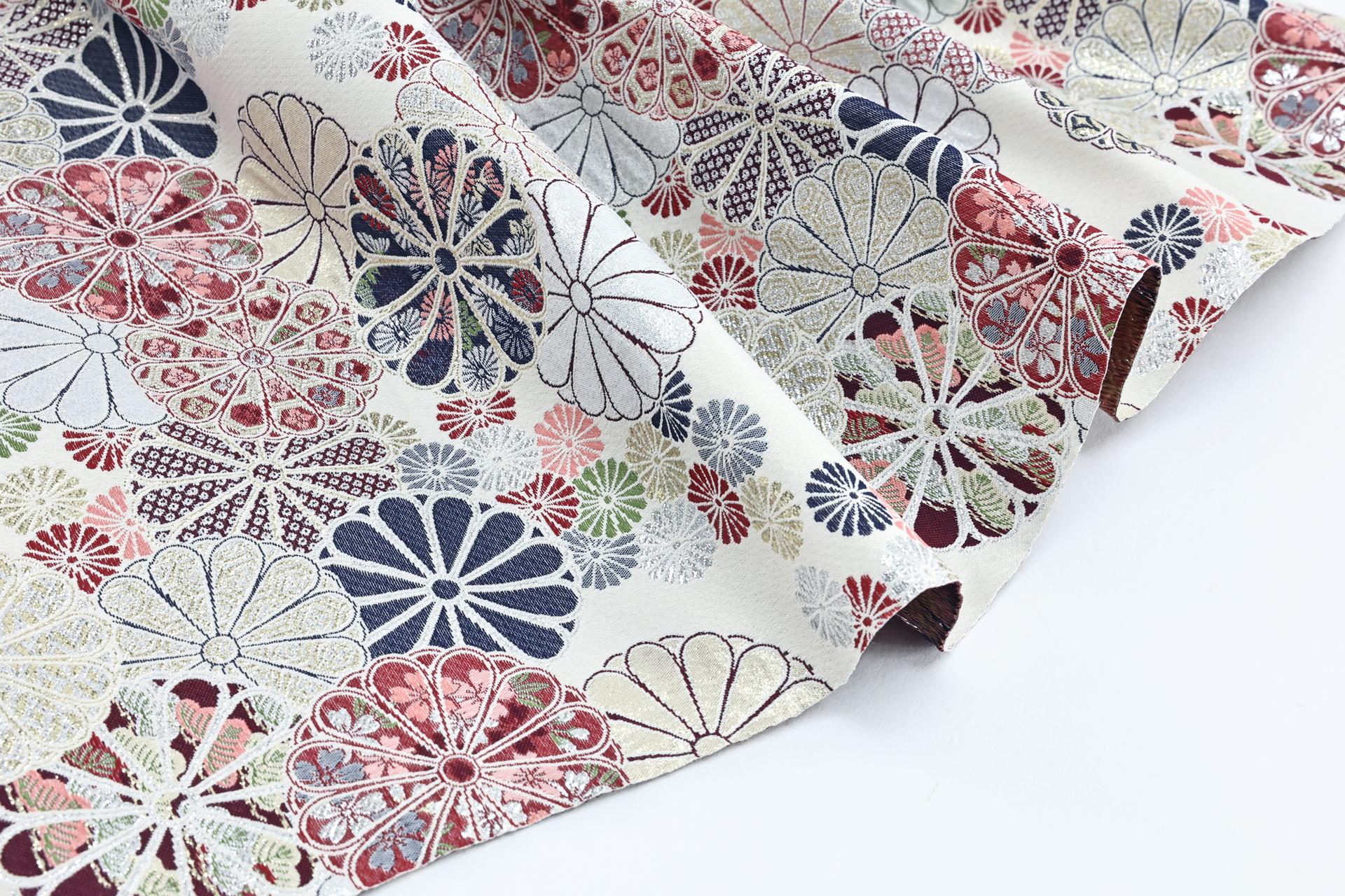 Jacquard Japonais Kiku coloré fond blanc