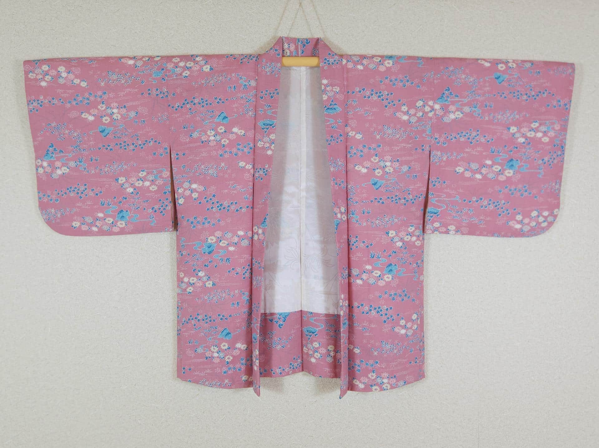 Light pink Haori flowers and river