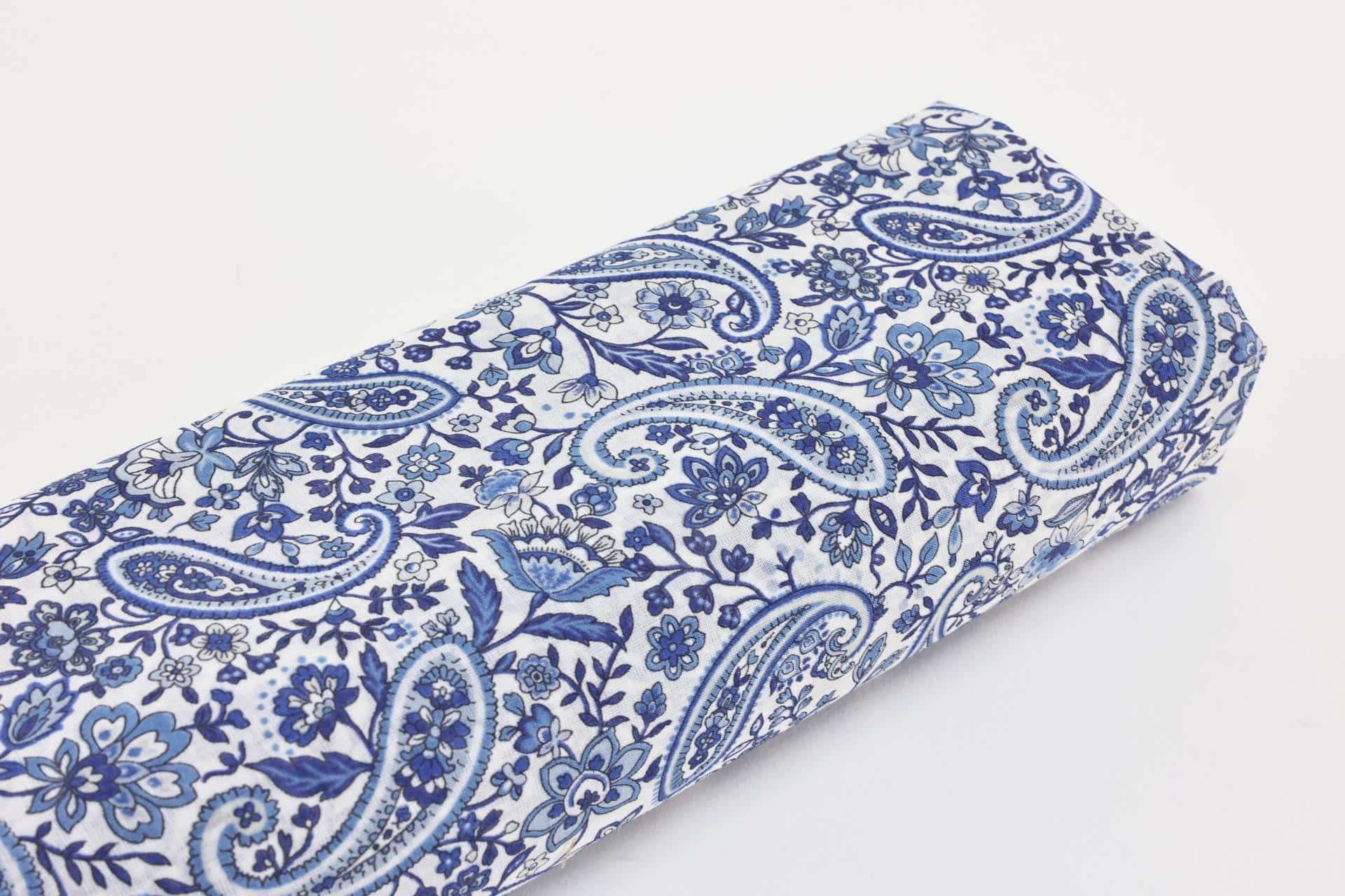 Coton lawn paisley fond blanc