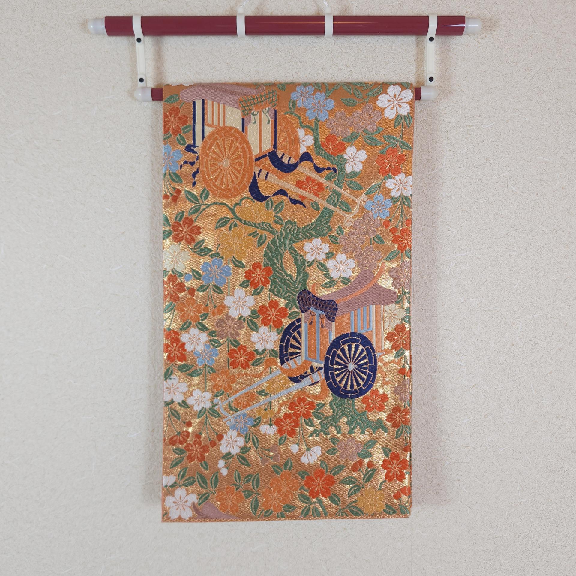 Fukuro Obi orangé au chariot fleuri