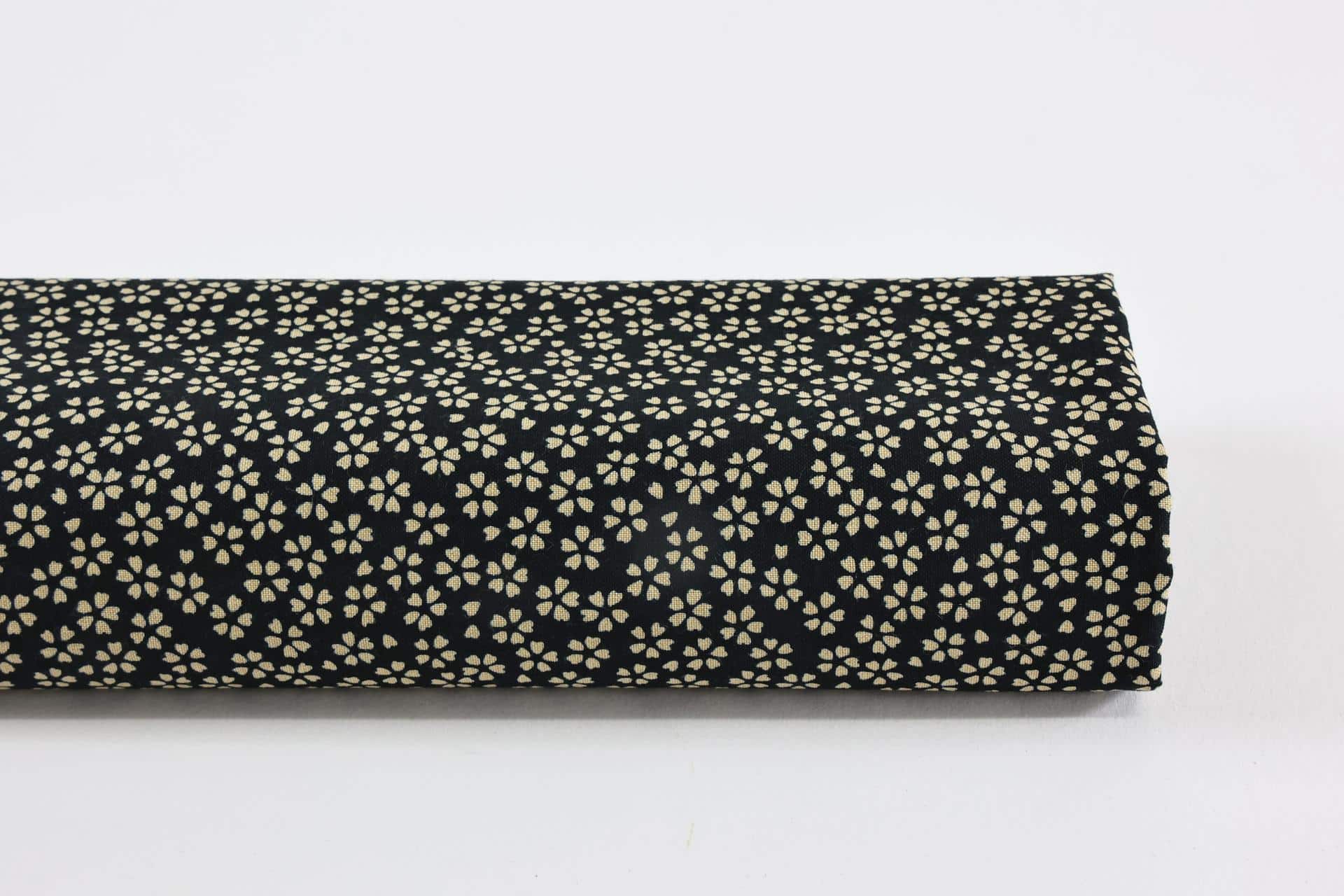 Tissu Sevenberry Sakura écru fond noir 1M