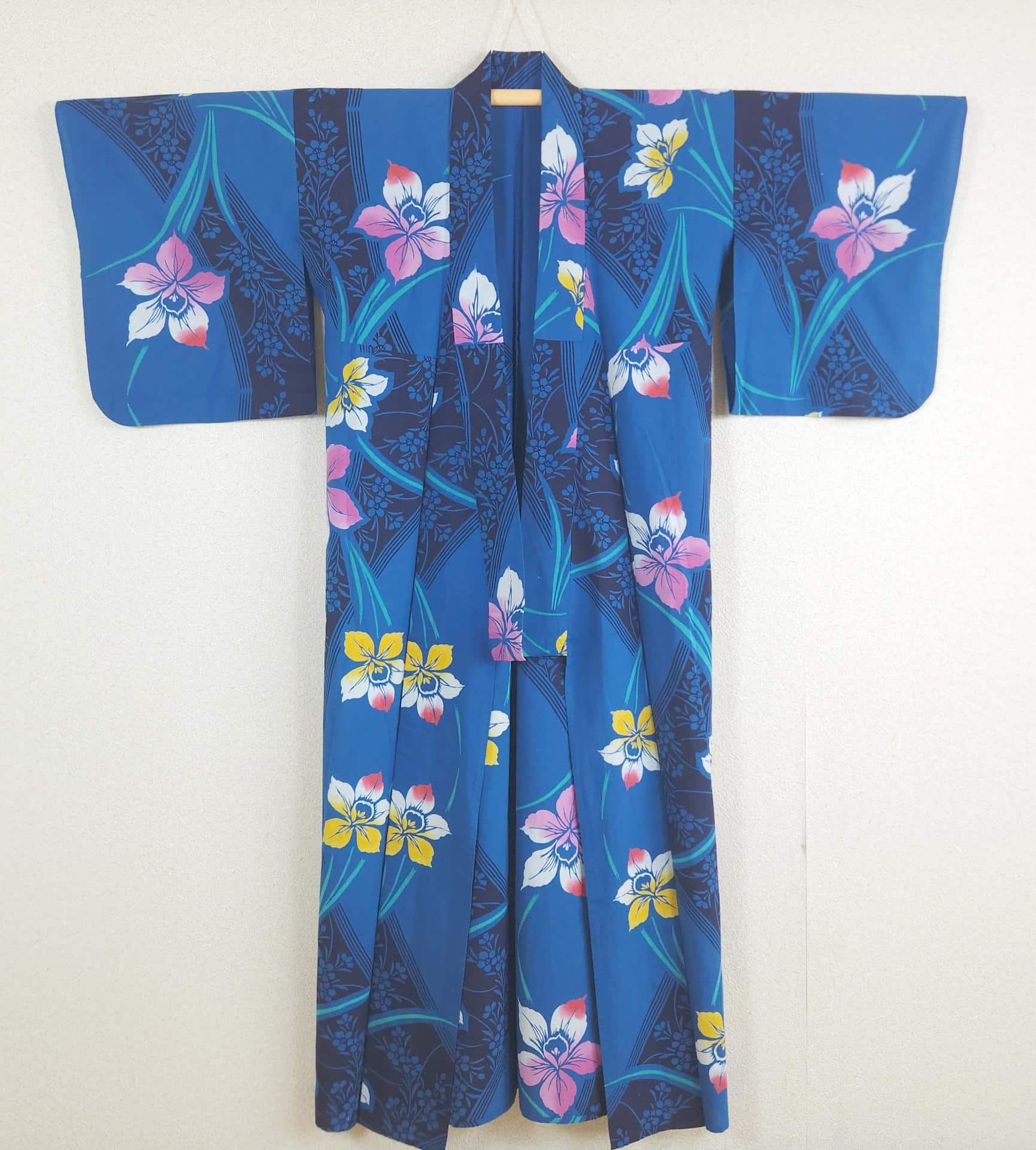 Yukata Japonais bleu fleurs iris