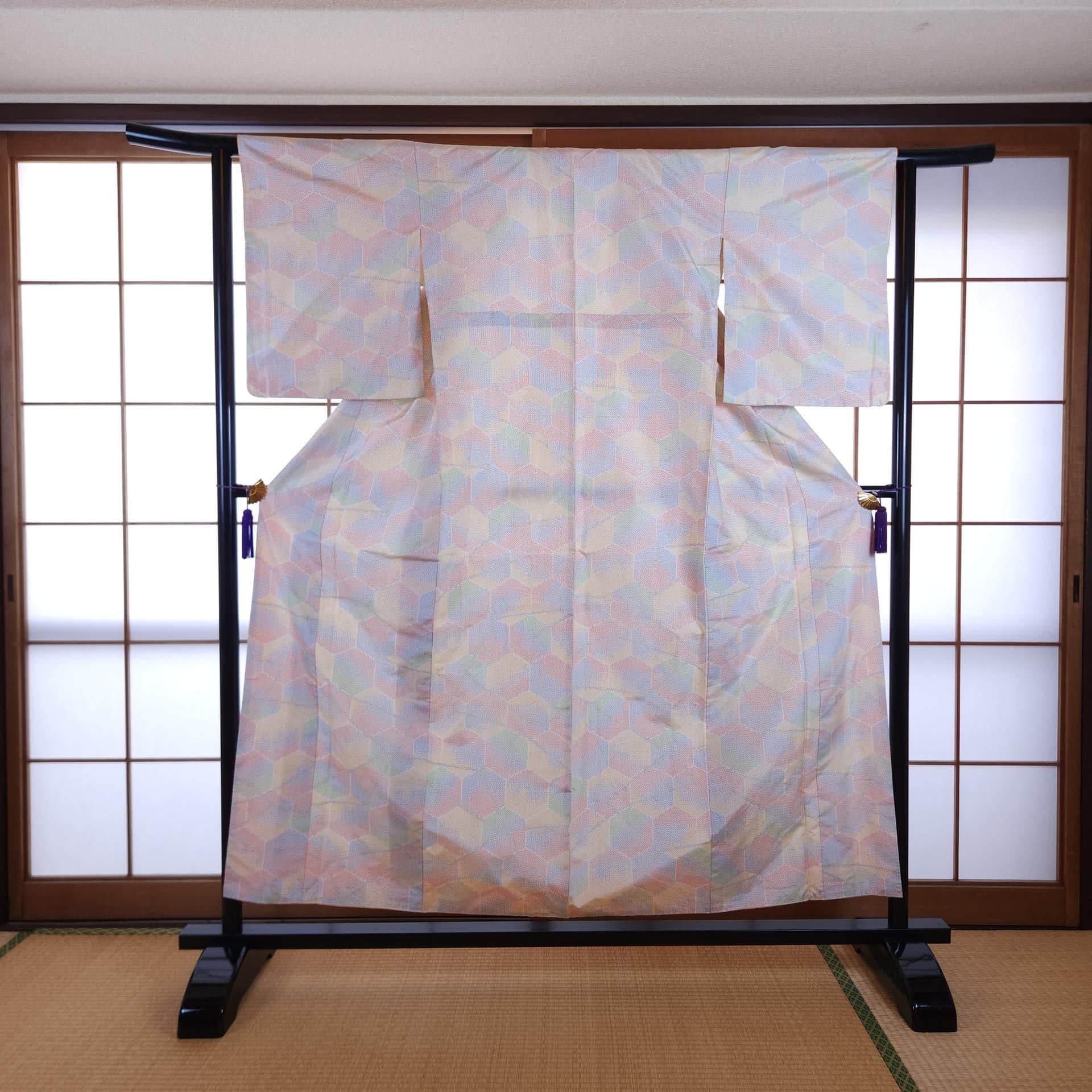 Kimono Komon Tsumugi pastel géométrique