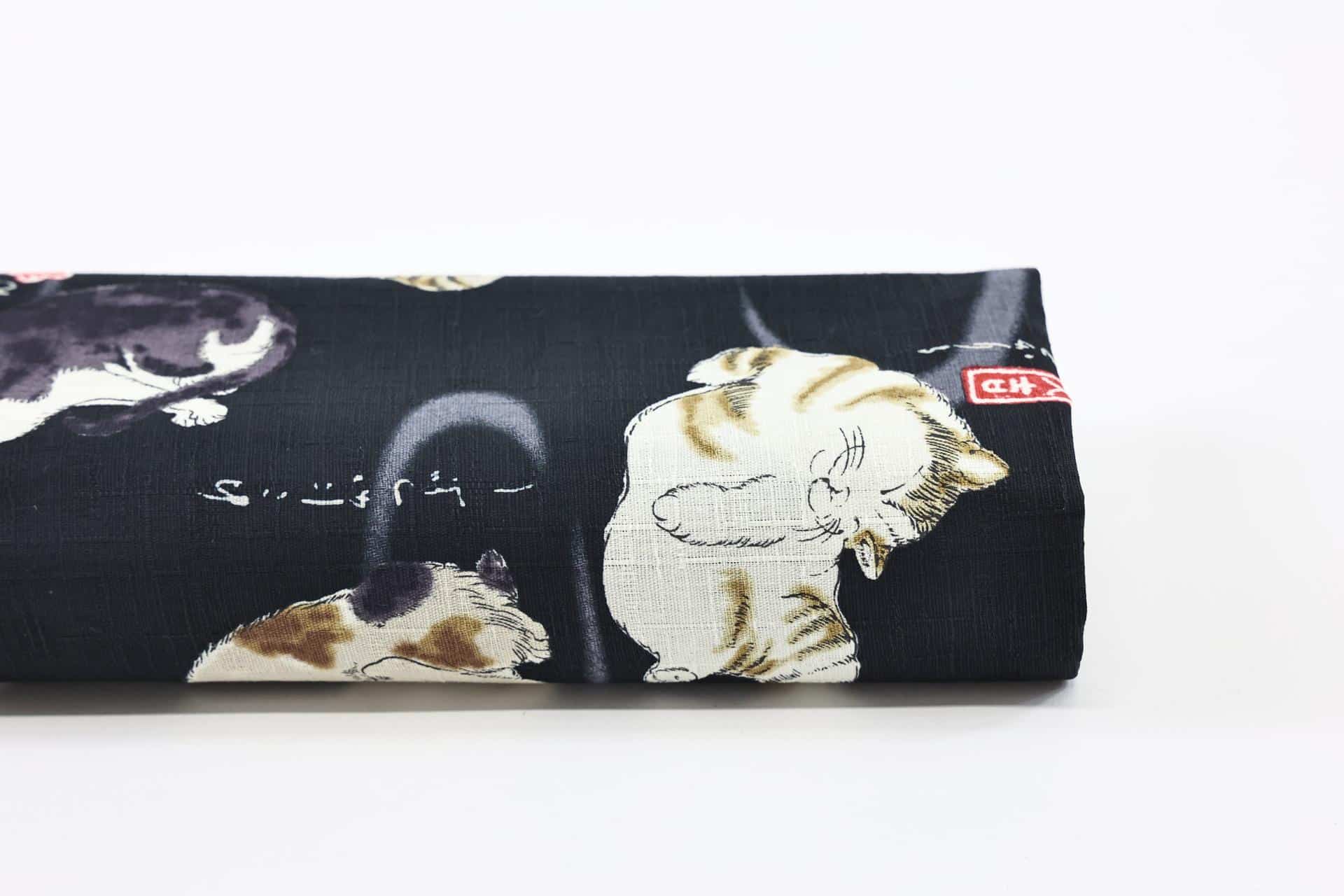 Tissu Japonais chats sur coton dobby fond noir