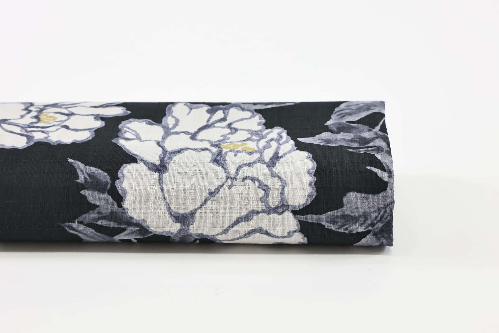 Tissu Japonais pivoines papillons fond noir