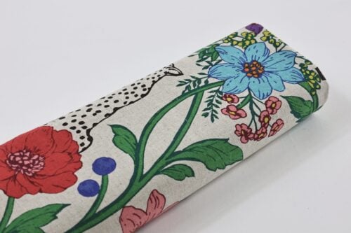 Tissu japonais Echino animaux de la savane et fleurs multicolores sur fond écru