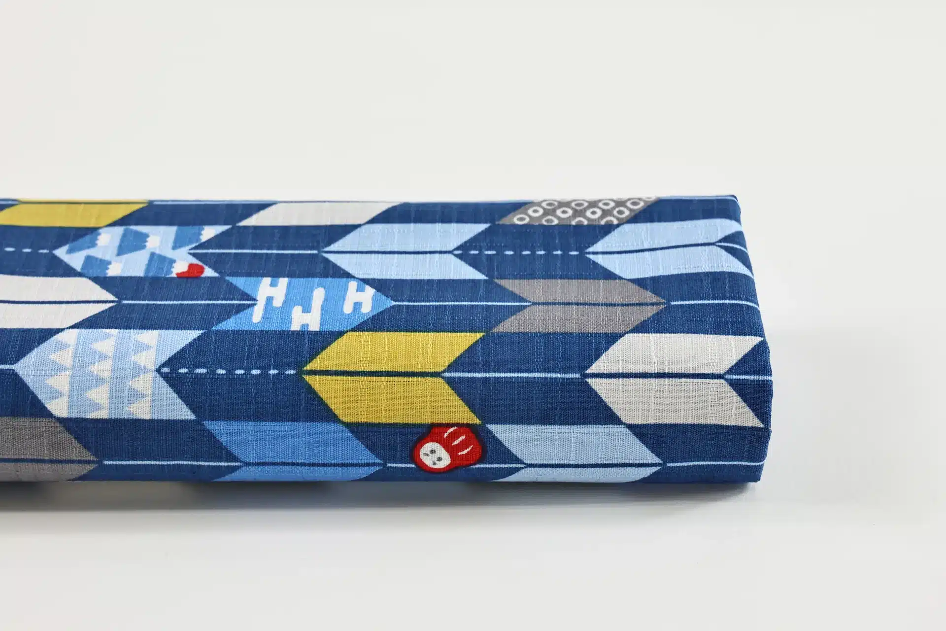Tissu japonais flèches yagasuri bleu indigo