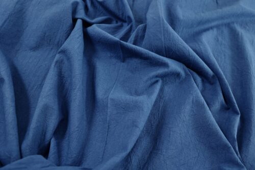 Tissu japonais coton lavé uni bleu roi à l'aspect froissé