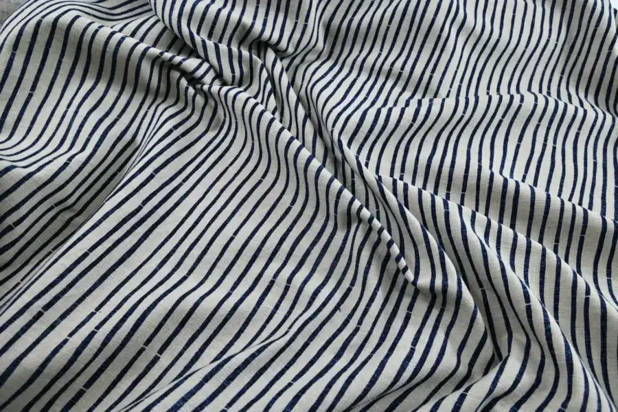 Tissu Japonais Kyoto Bambou fond écru, drapé à plat