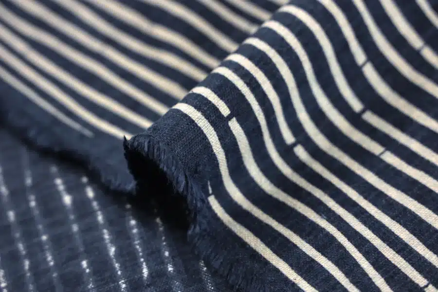 Tissu Japonais Kyoto Bambou fond bleu marine, détail en vague