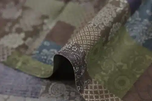 Tissu japonais patchwork fleuri kaki et marron, pli avec lisière et verso