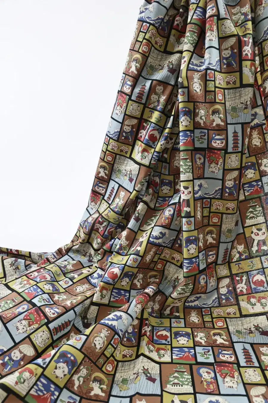 Tissu Japonais chats ukiyo-e fond marron, drapé suspendu