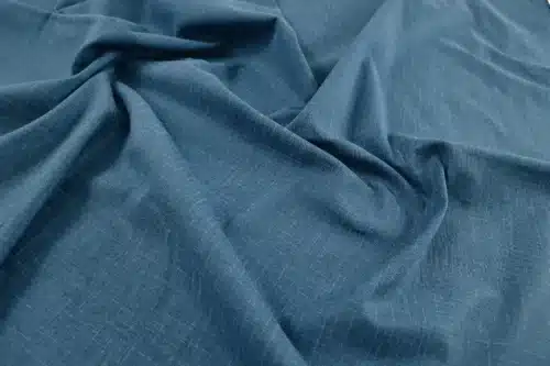 Tissu Japonais uni coton flammé bleu capri - vue drapée