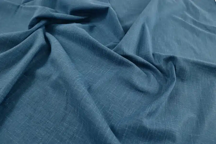 Tissu Japonais uni coton flammé bleu capri - vue drapée