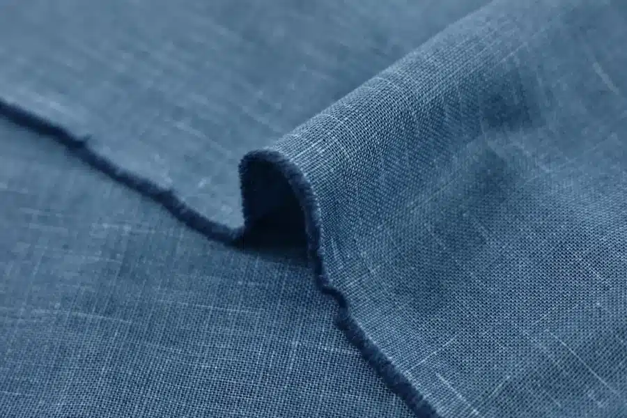 Tissu Japonais uni coton flammé bleu capri - détail du tissage flammé