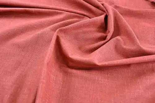 Tissu Japonais uni coton flammé rouge corail - vue drapée