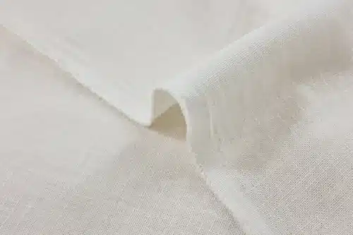 Tissu Japonais uni coton flammé blanc cassé - détail du tissage flammé