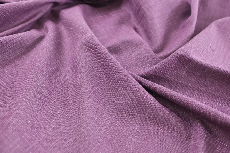 Tissu Japonais uni coton flammé violet prune - vue drapée