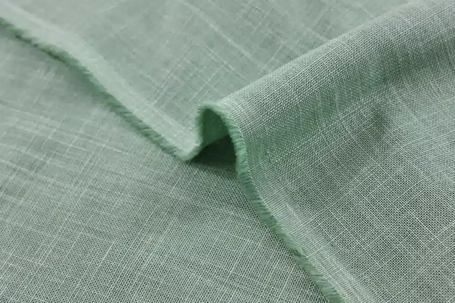 Tissu Japonais uni coton flammé vert sauge - détail du tissage flammé