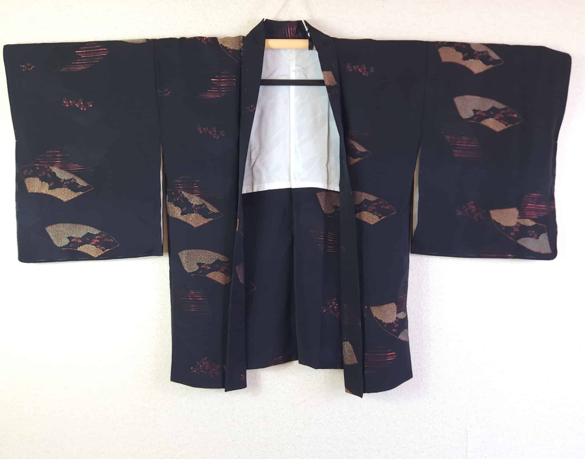 Haori noir jacquard aux éventails dorés