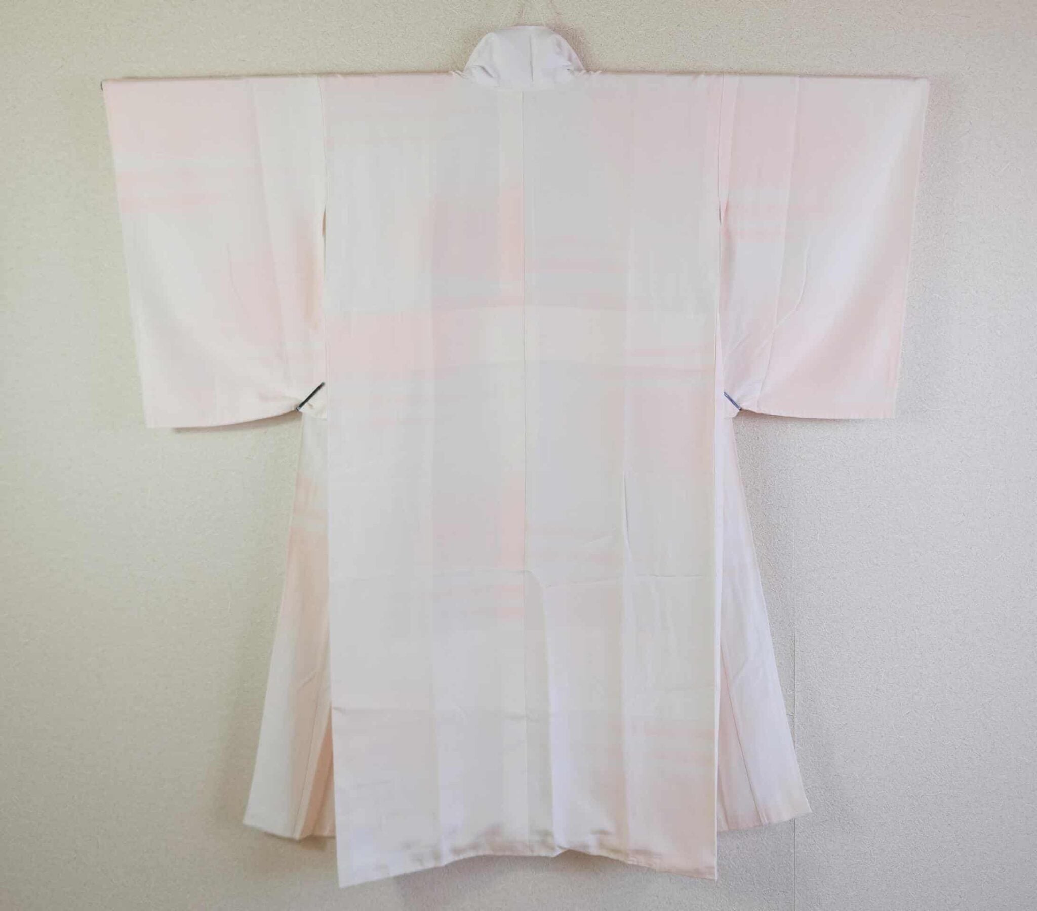 Nagajuban japonais rose dégradé à col blanc