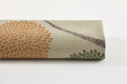 Tissu Japonais chrysanthèmes pompons fond beige, rouleau de tissu